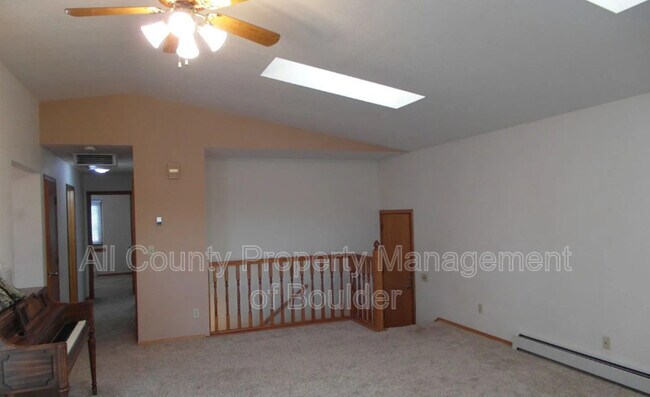 Building Photo - 709 Wade Rd