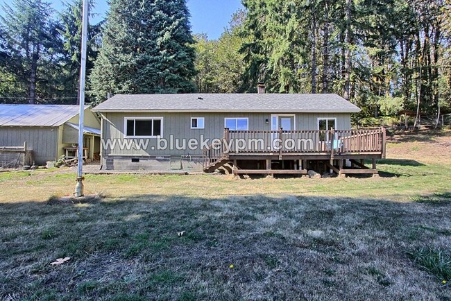 Building Photo - 1 Acre  Hobby Farm with 3 Bed, 1 Bath Home...