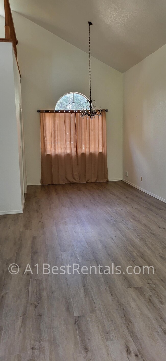 Building Photo - 900 Arlene Ct