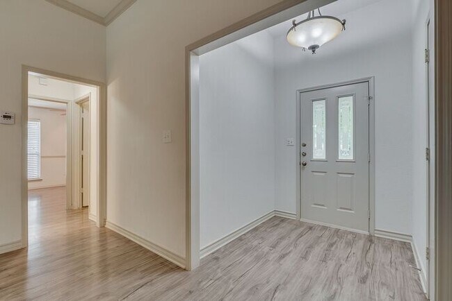 Building Photo - 1522 Clover Ln