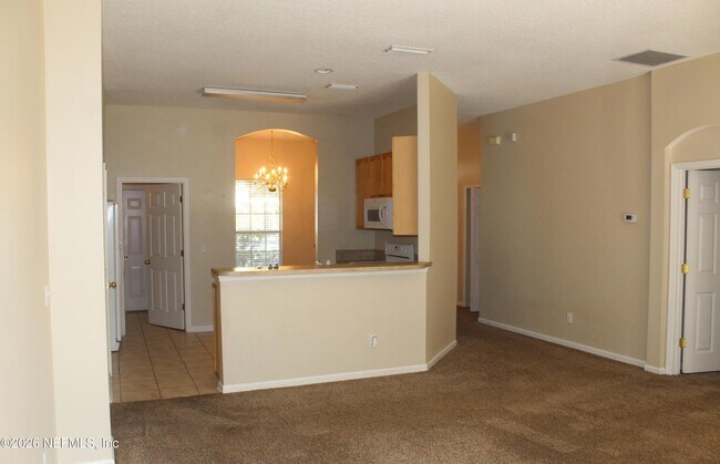 Building Photo - 684 Sid Dr