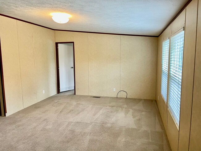 Building Photo - 3 Bedroom 2 Bathroom-Manufactured Home In Shallotte NC