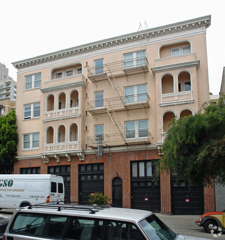 Primary Photo - 1200 Washington St