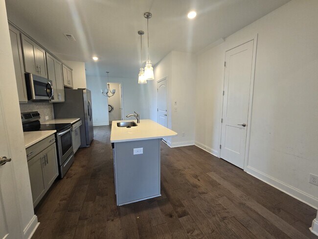 Foto del edificio - 927 NANCE LN, LEBANON TN