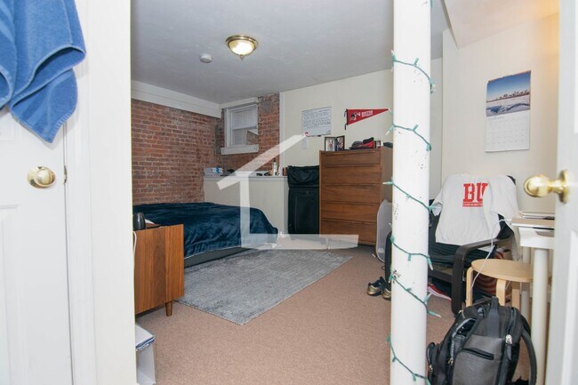 Building Photo - 77 Gibbs St