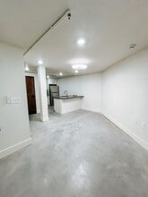 Building Photo - 1201 N Central St