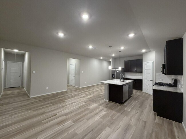 Foto del edificio - 7722 Beaufort Ln