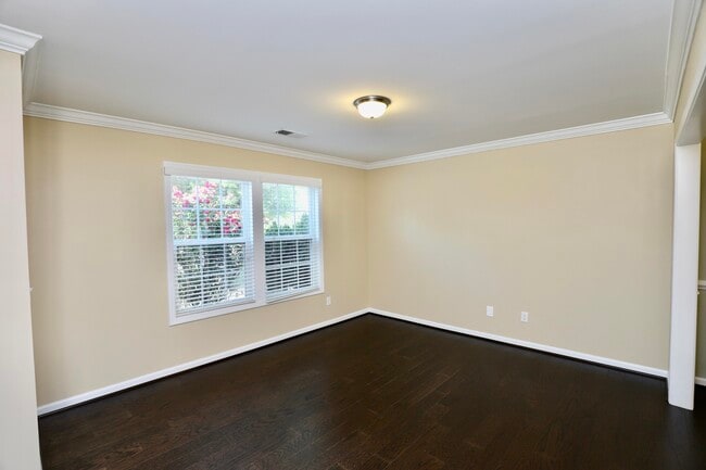 Building Photo - 1761 Nicholas Dr