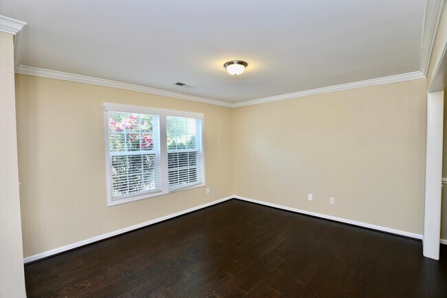 Foto del edificio - 1761 Nicholas Dr