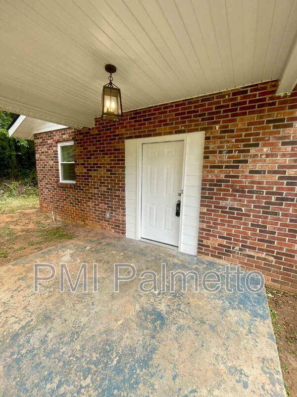Building Photo - 2282 Old Camden Rd