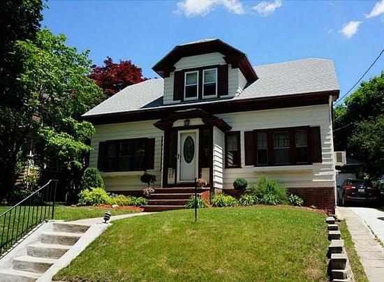 Foto del edificio - 67 Roslyn Ave