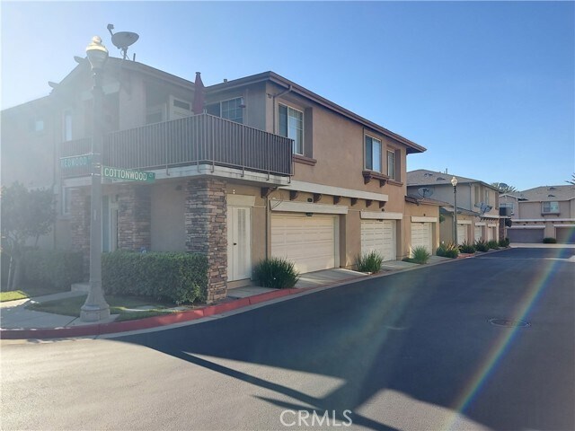 Foto principal - 17811 Cottonwood Ct