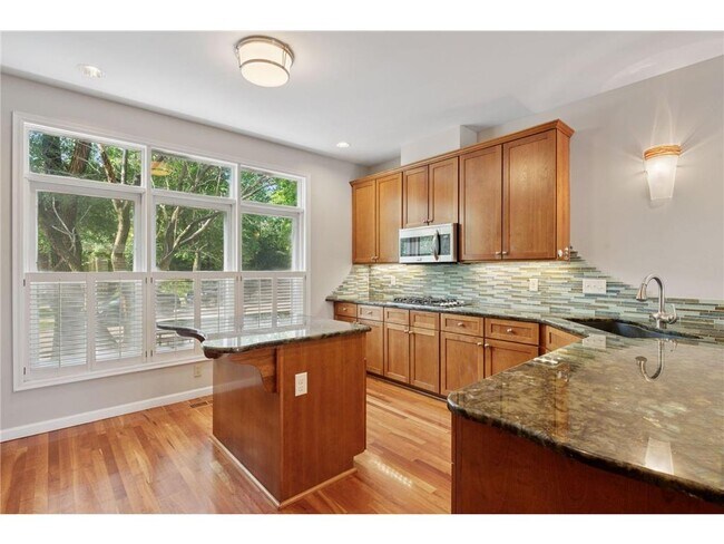 Foto del edificio - 226 Ridgewood Ave