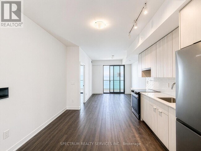 Photo du bâtiment - 2075 Lakeshore Rd.