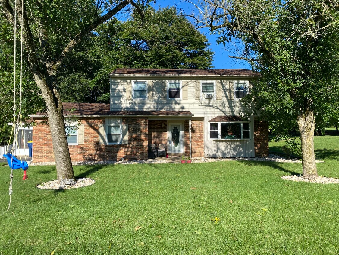 Primary Photo - 2 Onyx Ct