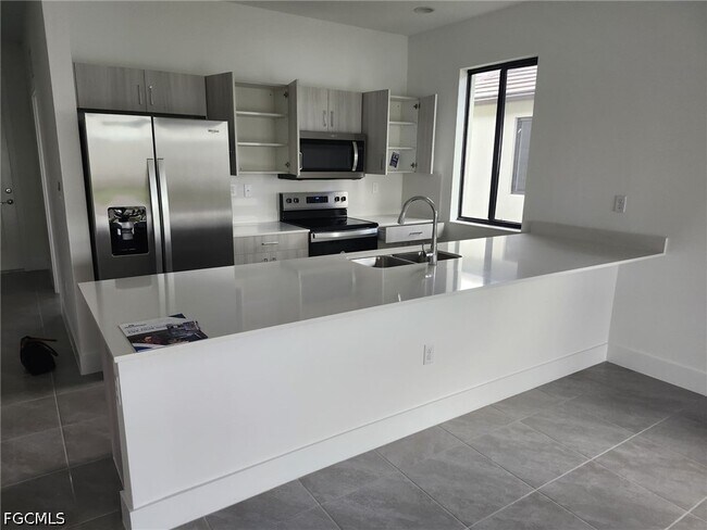 Building Photo - 5124 Nevola Ave