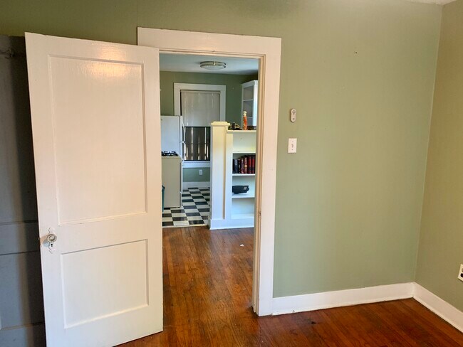 Foto del edificio - 729 Bungalow Ln