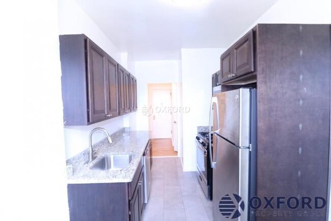 Building Photo - 2 bedroom in Queens NY 11354