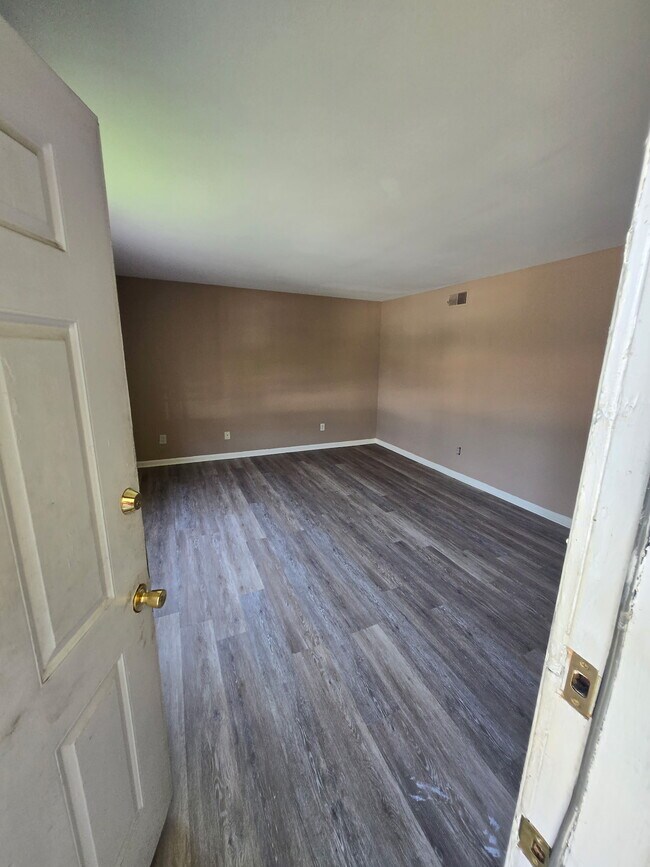 Foto del edificio - Cottonwood Apartments