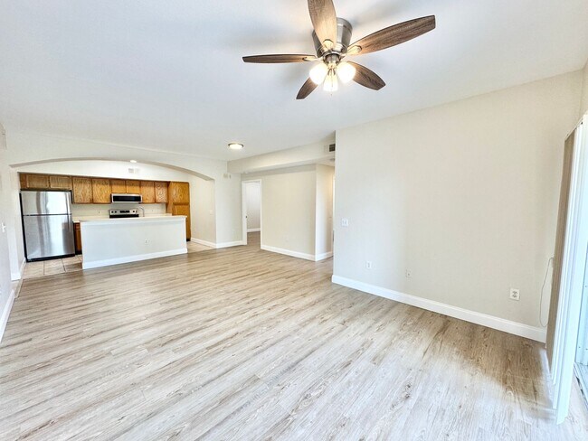 Building Photo - ** FAIRWAY PRESERVE ** 3 BED / 2 BATH COND...