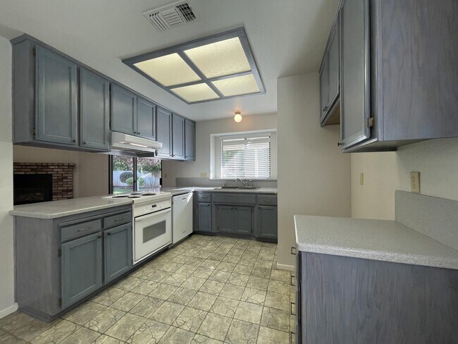 Foto del edificio - 1817 Heron Ln