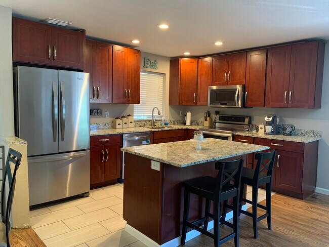 Cocina - 2831 Bellevue Way SE