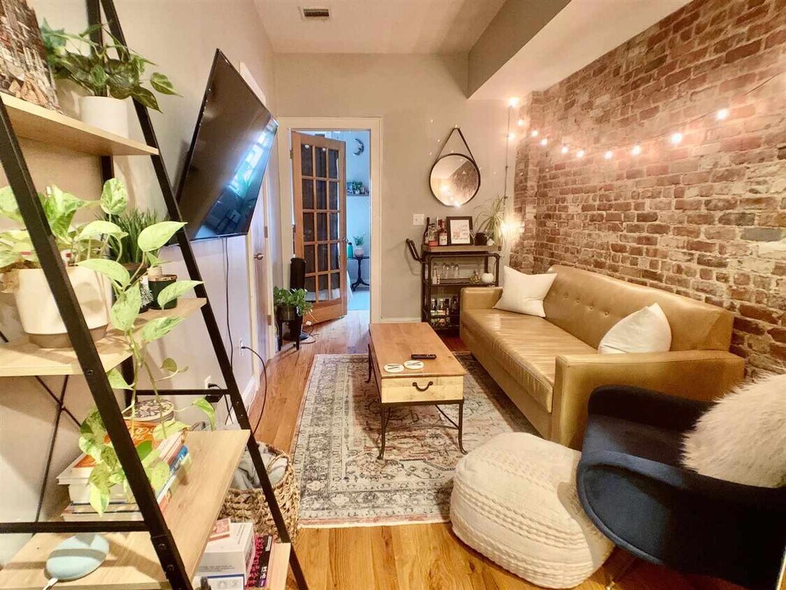 314 Monroe St Unit 3, Hoboken, NJ 07030 Room for Rent in Hoboken, NJ
