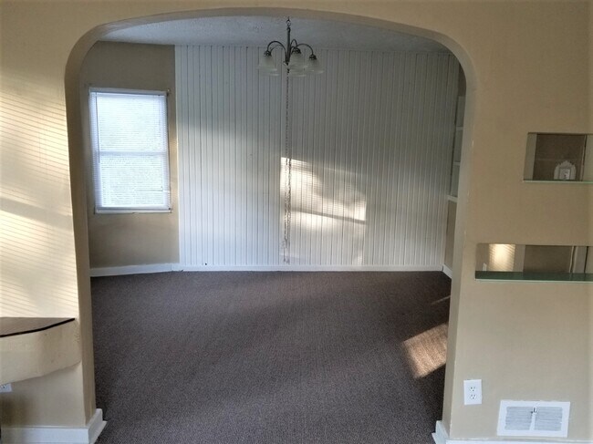 Foto del edificio - 2379 Lumber Ave