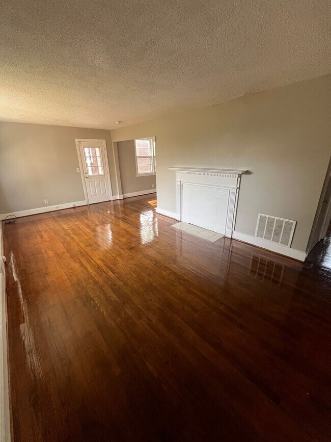 Building Photo - 2BR/1BA in Forest Acres