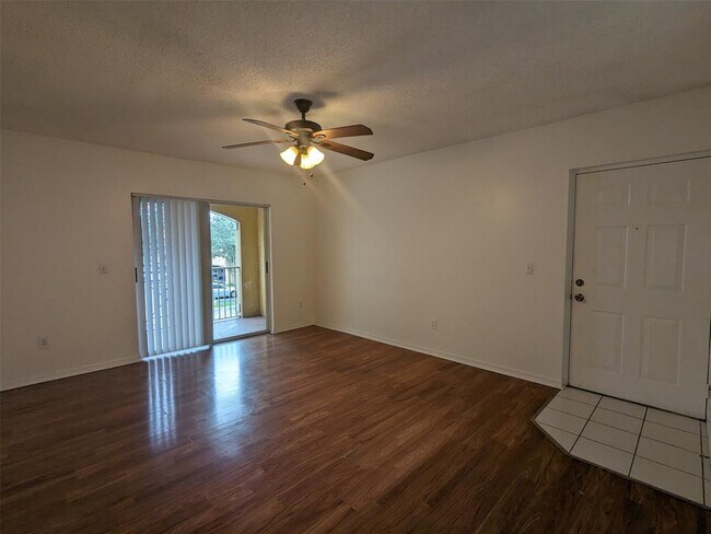 Foto del edificio - 5620 NW 61st St