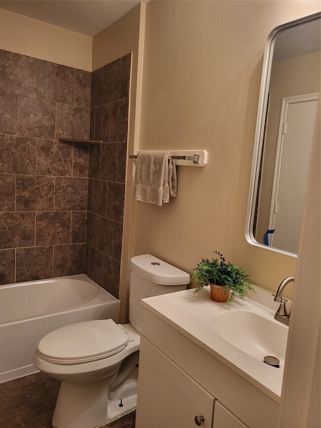 Foto del edificio - 7302 Legacy Pines Dr