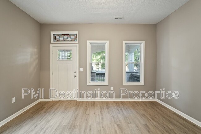 Building Photo - 614 Osage St
