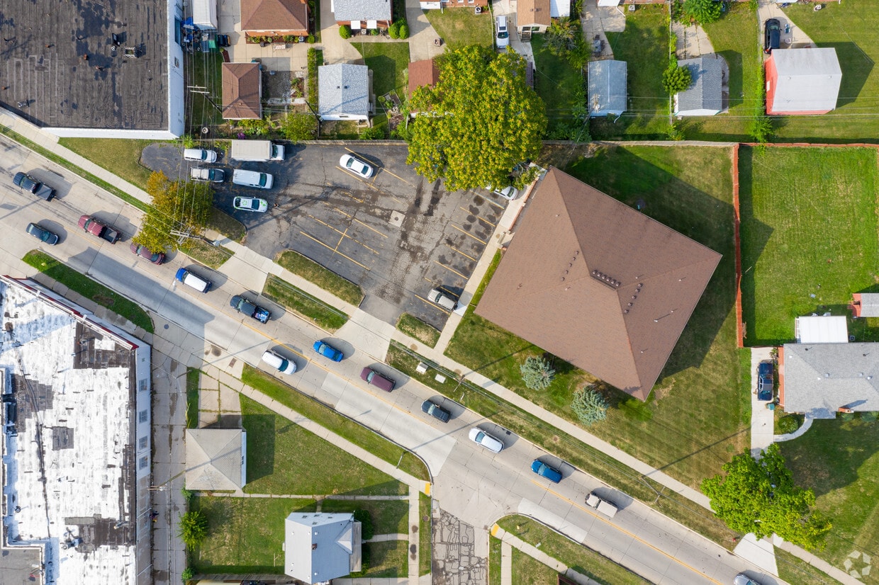Building Photo - 1130 Goddard Rd