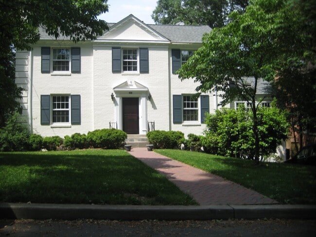 Building Photo - 3637 Tilden St NW