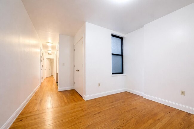 Foto del edificio - 29 W 12th St