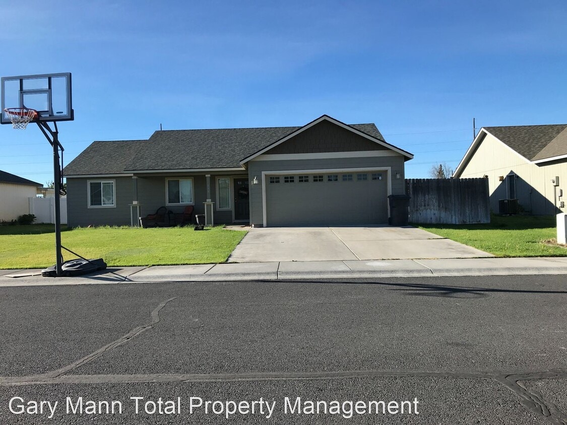 Primary Photo - 3 br, 2 bath House - 806 5th Ave