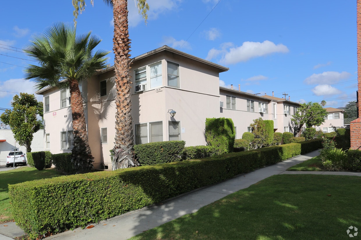 Primary Photo - 919 N Glendale Ave