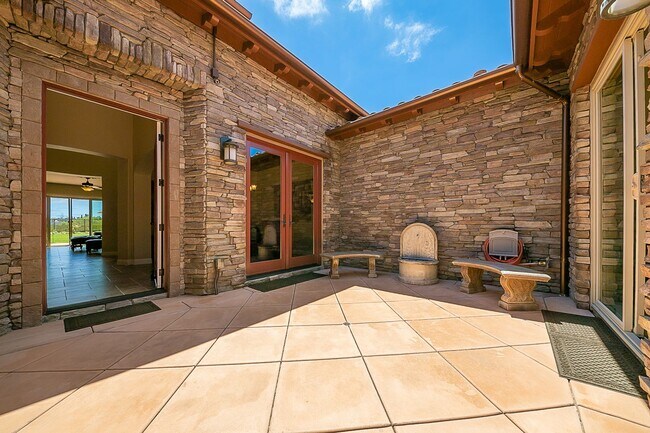 Building Photo - Spectaular Carlsbad Estate Home