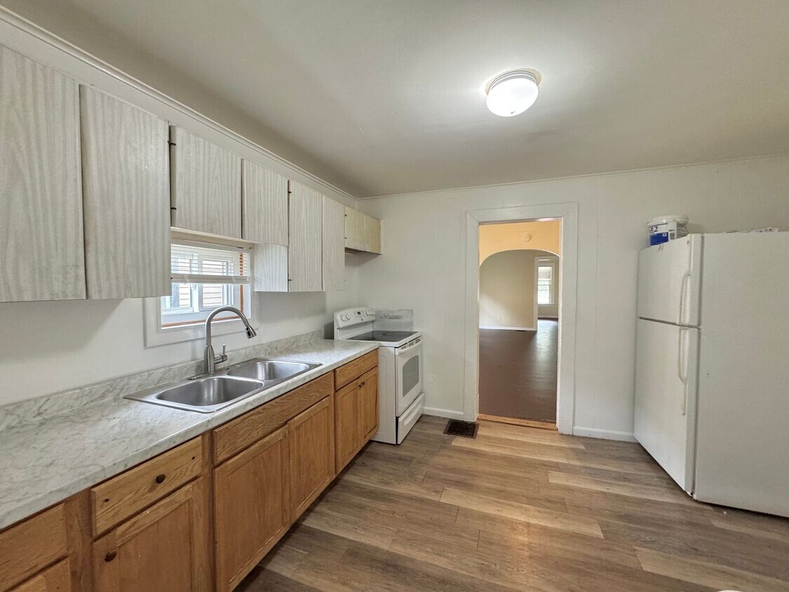 Foto principal - 900-902-902 S Plymouth Ave