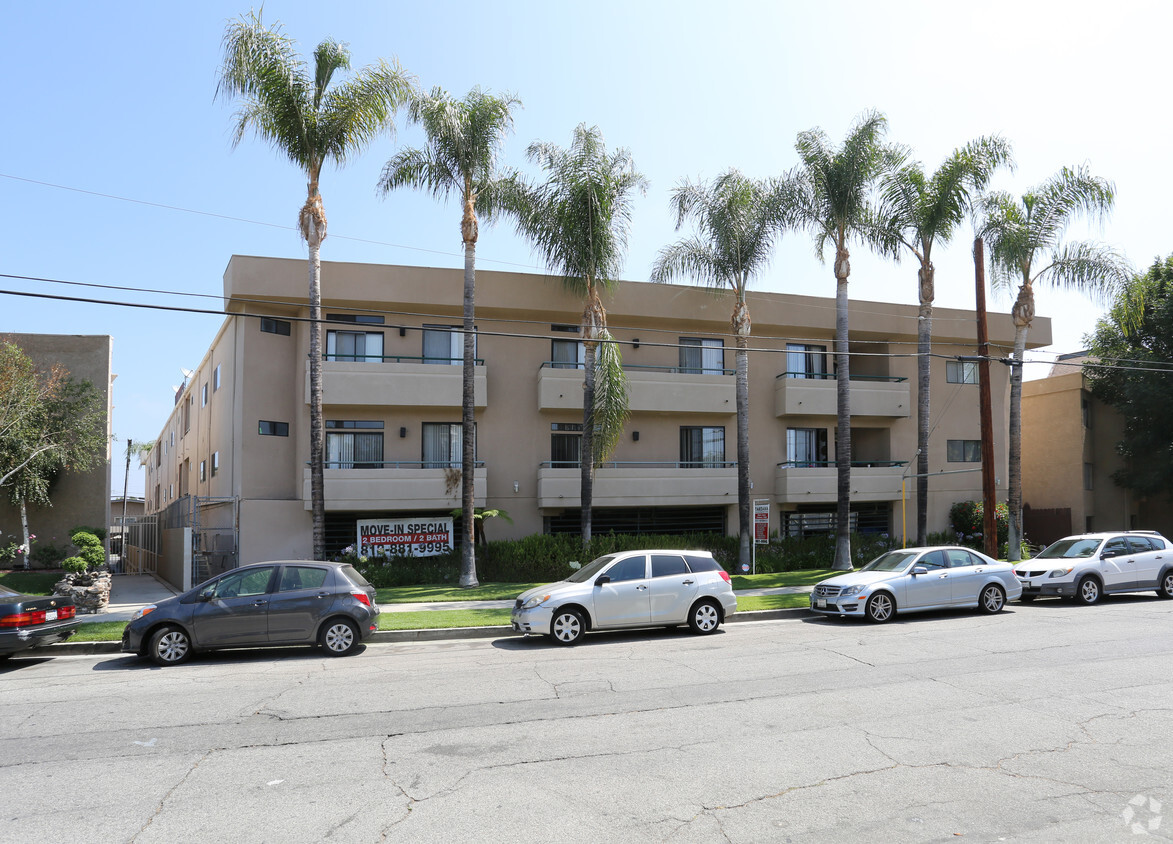 Tarzana Apartaments - Tarzana Apartments