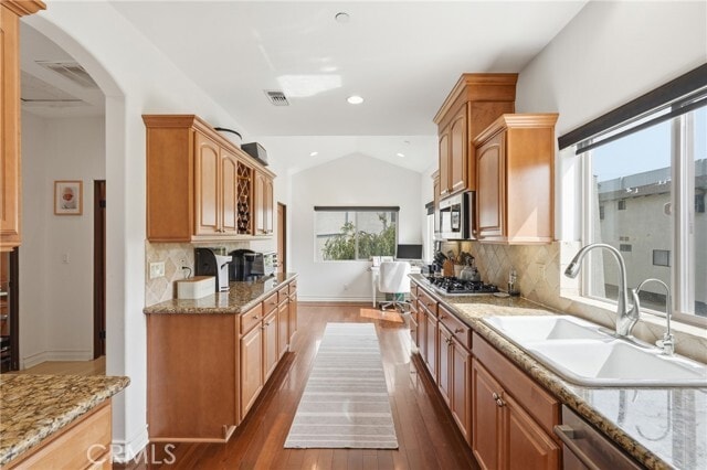 Building Photo - 2111 Carnegie Ln