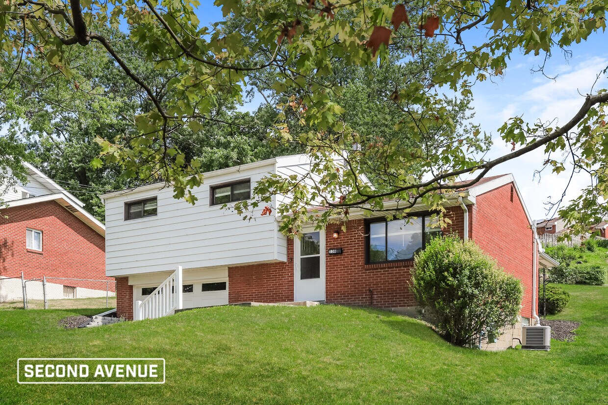 Primary Photo - 138 College Park Dr