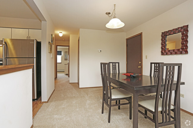 2 BR, 2 BA - Dining Room - Apartments of Orland