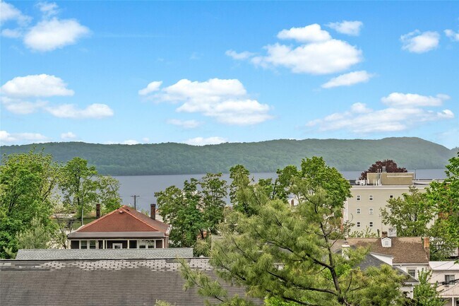 Foto del edificio - 56 S Highland Ave