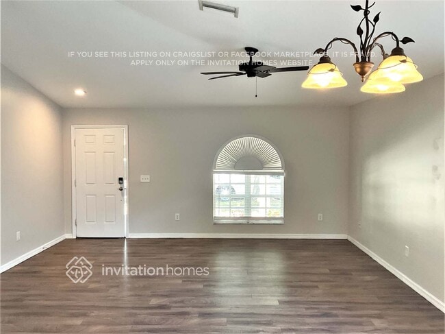 Building Photo - 10624 Navigation Dr