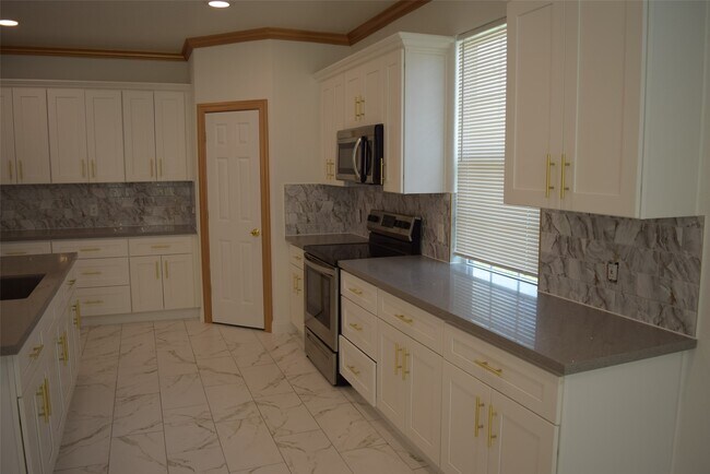 Foto del edificio - 445 County Rd 5102J