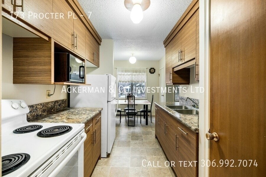 Primary Photo - 173 Procter Pl
