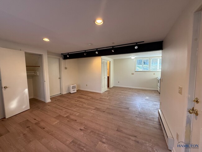 Foto del edificio - 4250 E Lake Rd