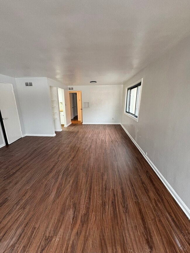 Building Photo - 13322 Madison Ave