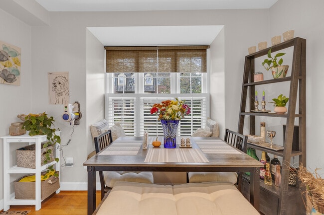 Foto del edificio - 4800 Bradley Blvd